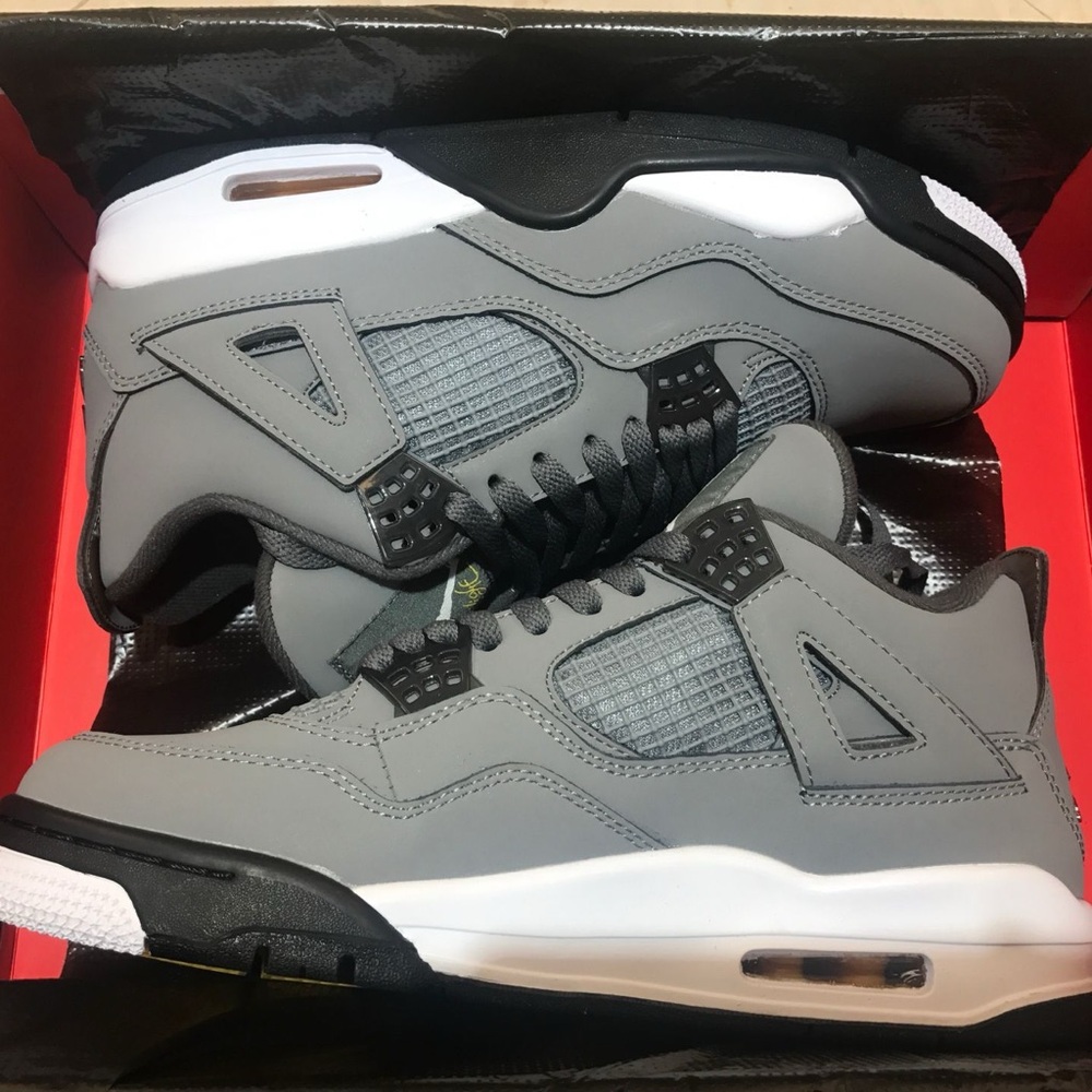 NWT* Jordan 4 gray